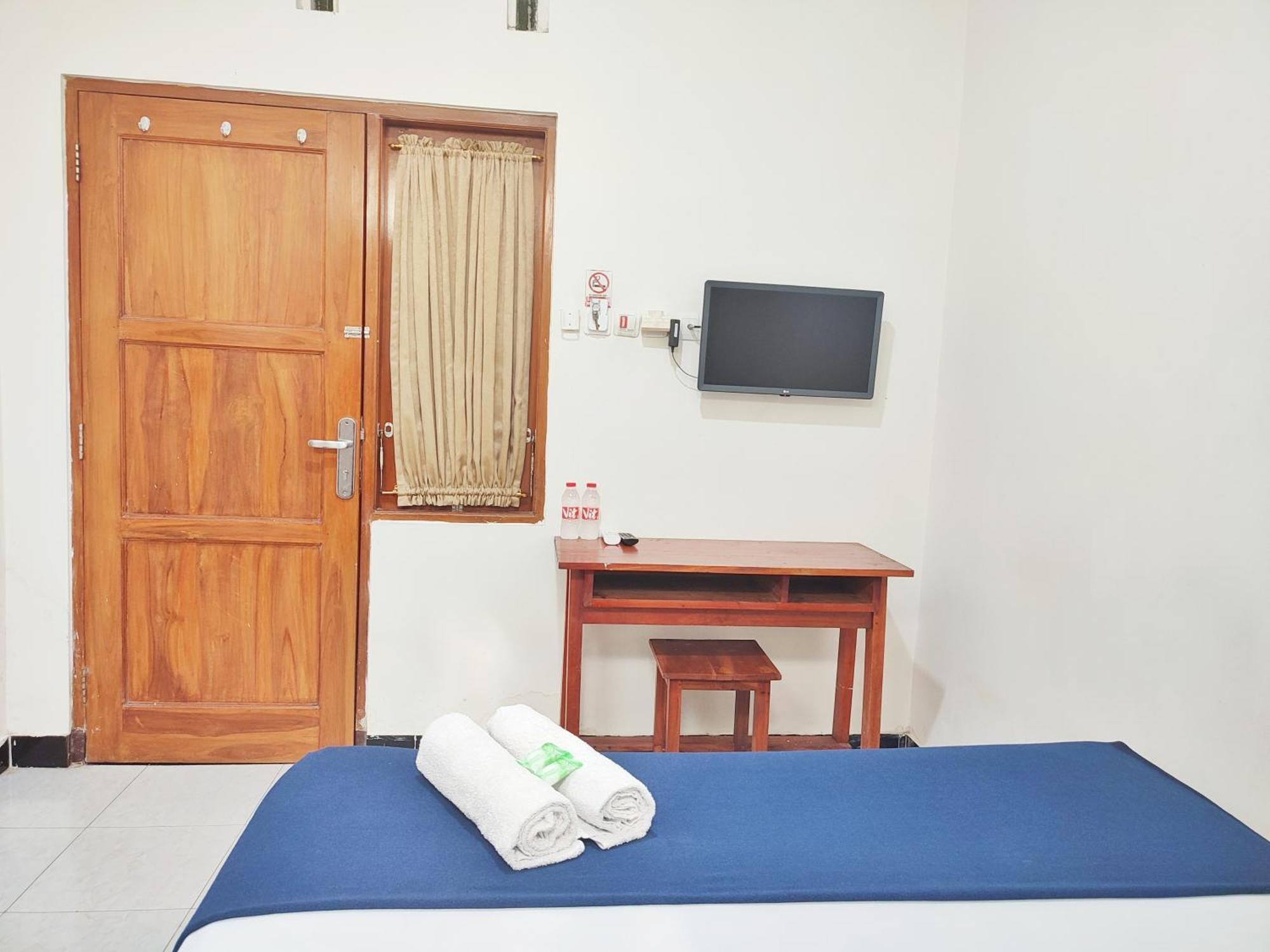 Happy Syariah Hotel Near Jombor Mitra Reddoorz 斯勒曼 外观 照片